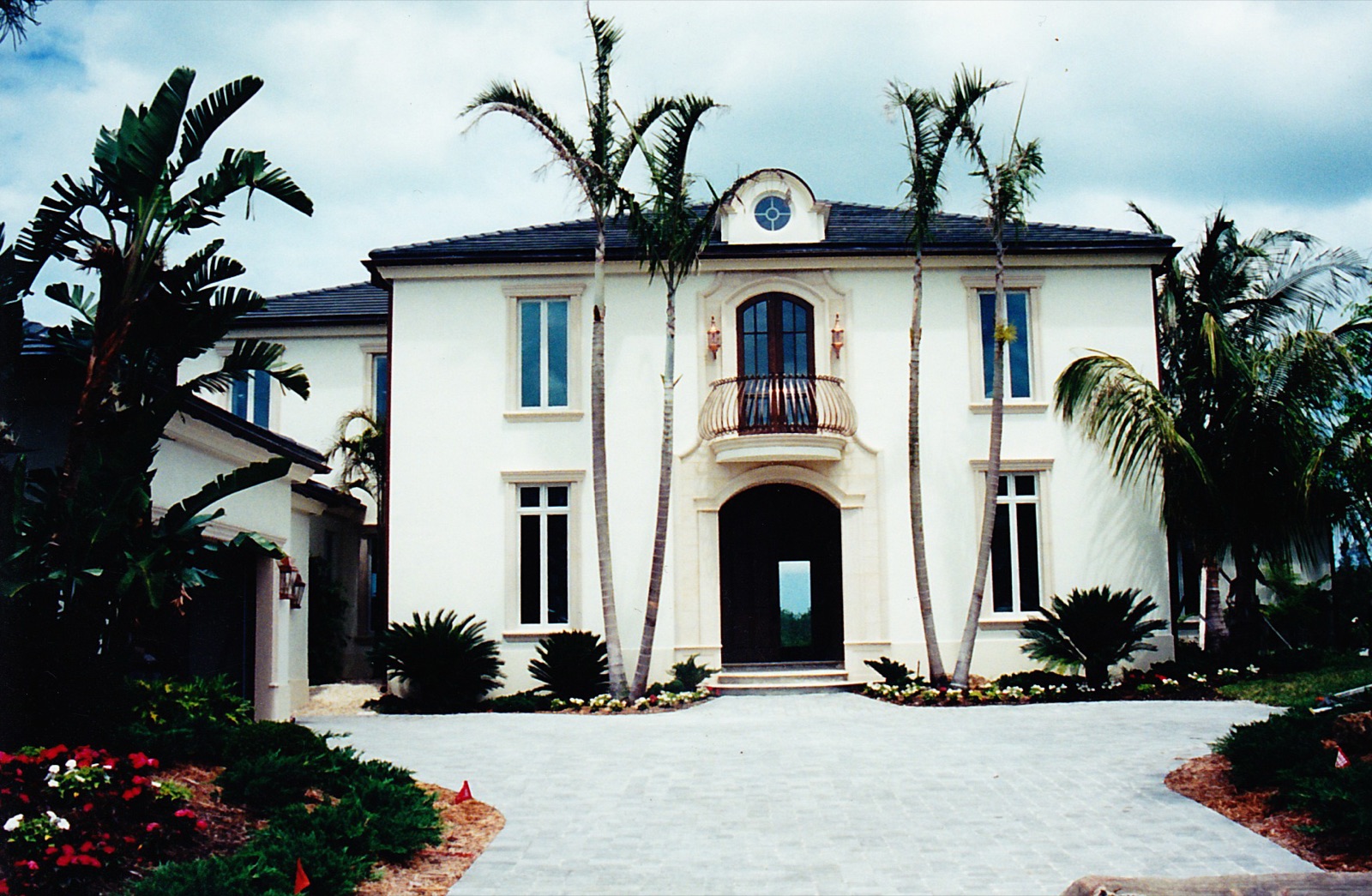Custom home stucco exterior by Ken Meyer Stucco