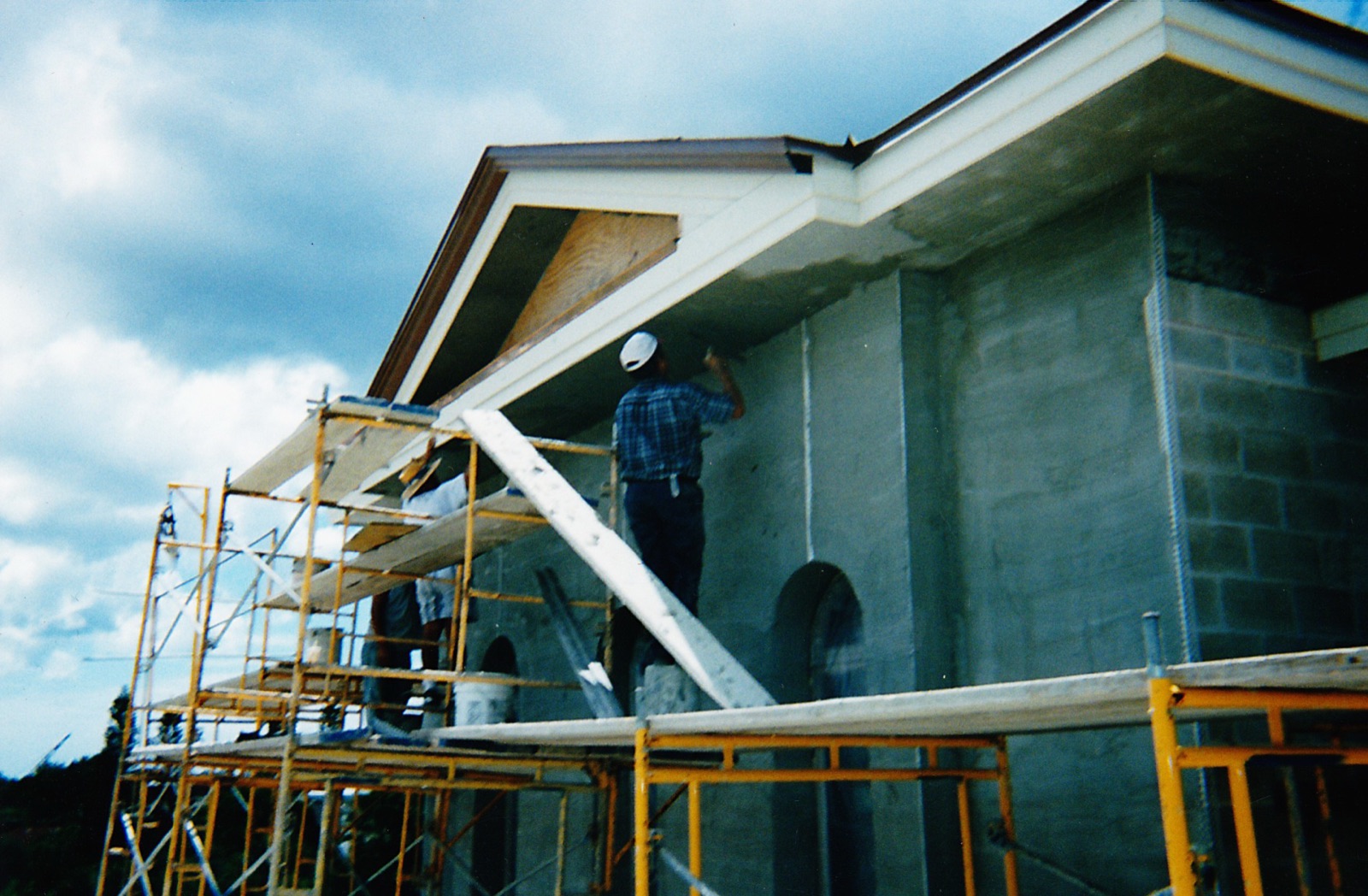 Custom home stucco exterior by Ken Meyer Stucco